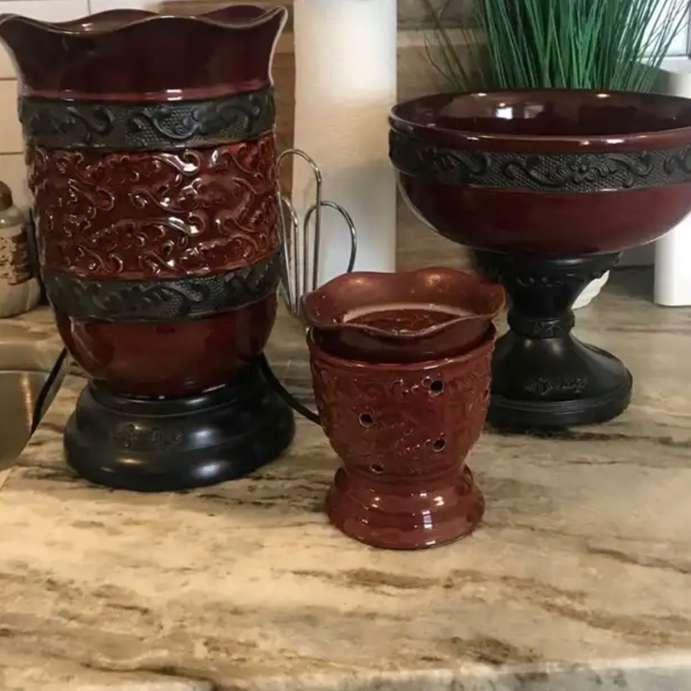 Beautiful Scentsy XL Vase, Bowl, & Warmer set